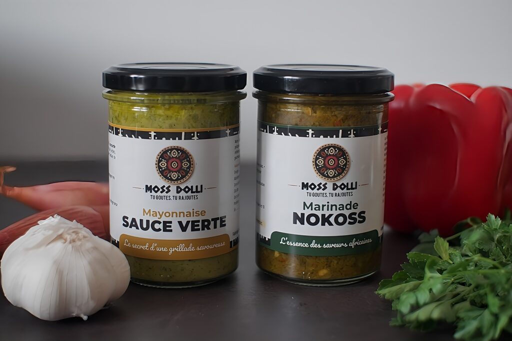 Pack duo découverte Moss Dolli avec plusieurs sauces le Nokoss et la Sauce verte artisanales alignées