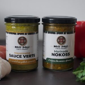 Pack duo découverte Moss Dolli avec plusieurs sauces le Nokoss et la Sauce verte artisanales alignées